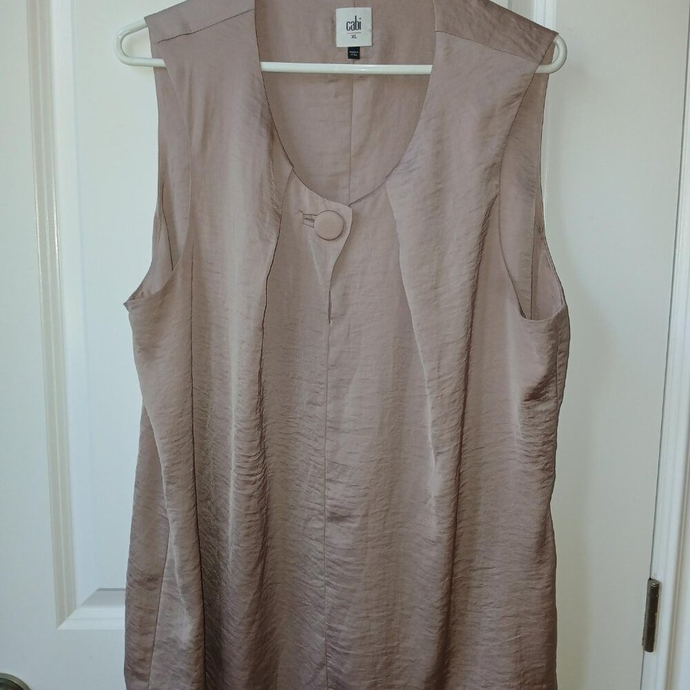 Cabi blouse rose color / sleeveless button up in fawn - dusty rose